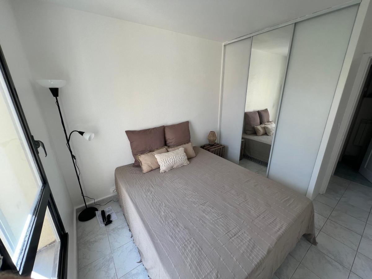 Les Petits De Georges Lägenhet Agde Exteriör bild