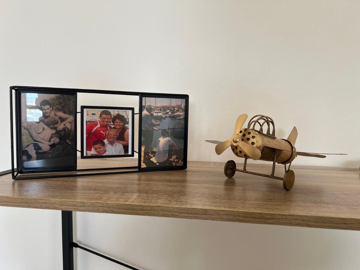 Les Petits De Georges Lägenhet Agde Exteriör bild