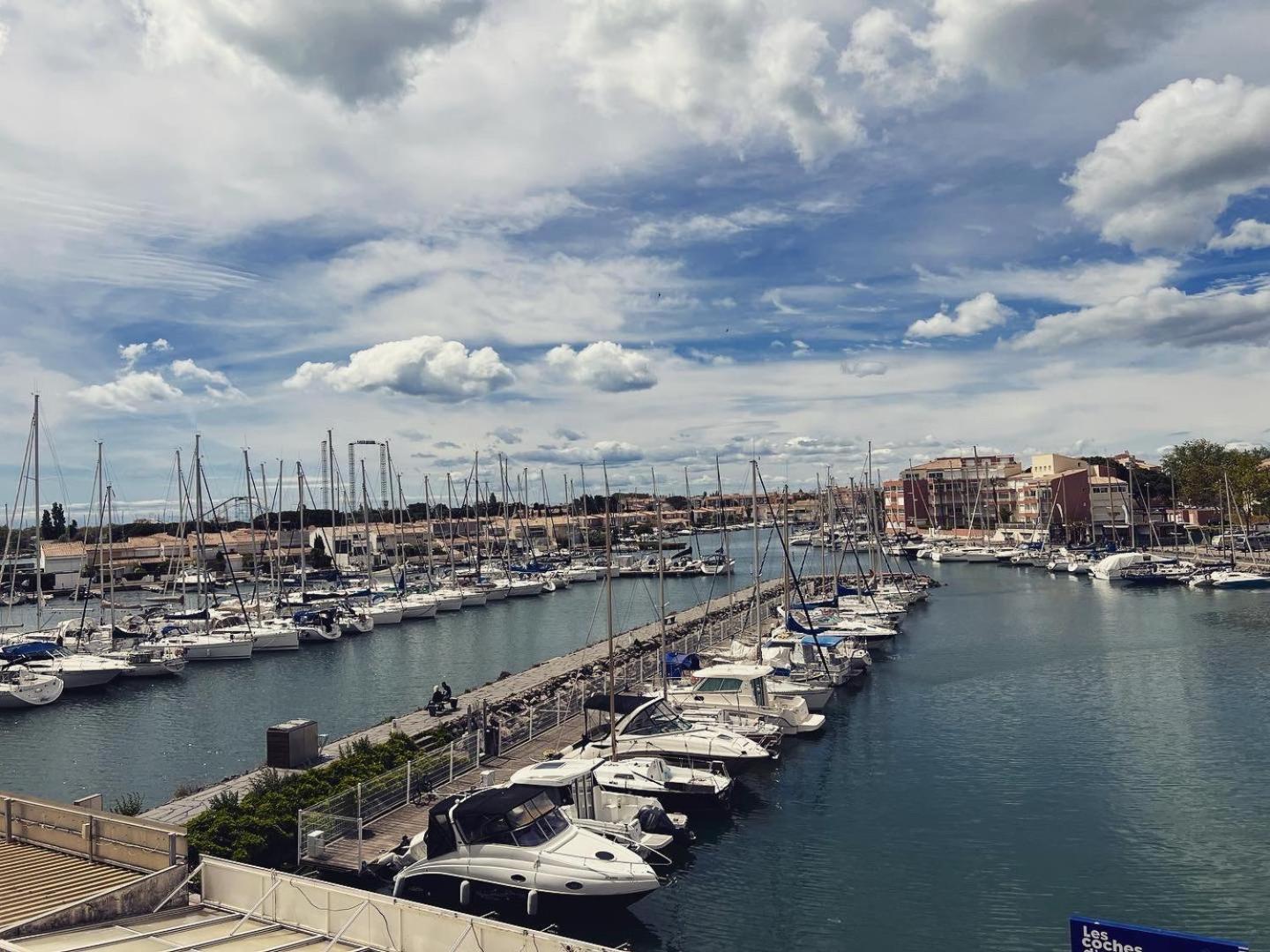 Les Petits De Georges Lägenhet Agde Exteriör bild